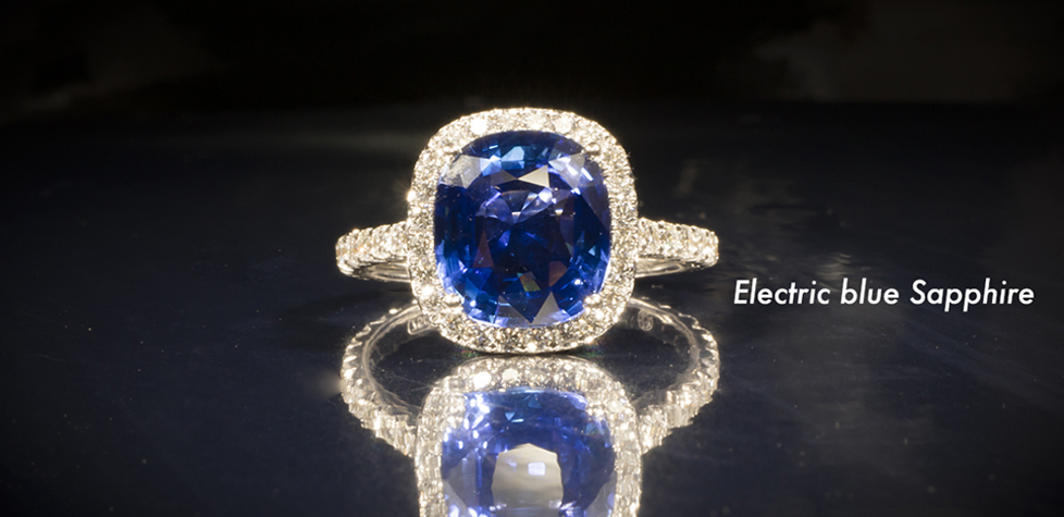 blue sapphire halo ring 